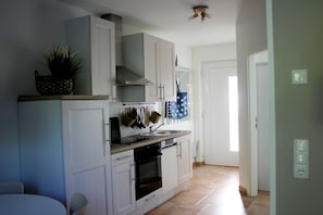 Kühlschrank, Ofen, Herdplatte, Geschirrspüler