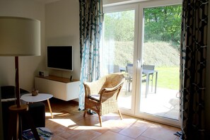 Fernseher, Stereoanlage