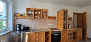 Kühlschrank, Ofen, Herdplatte, Geschirrspüler