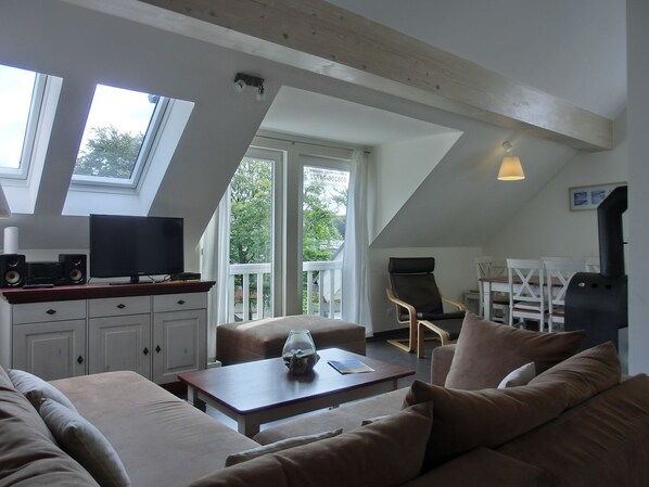 Unclassified image, 1 of 18, button