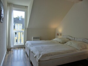 Unclassified image, 5 of 18, button