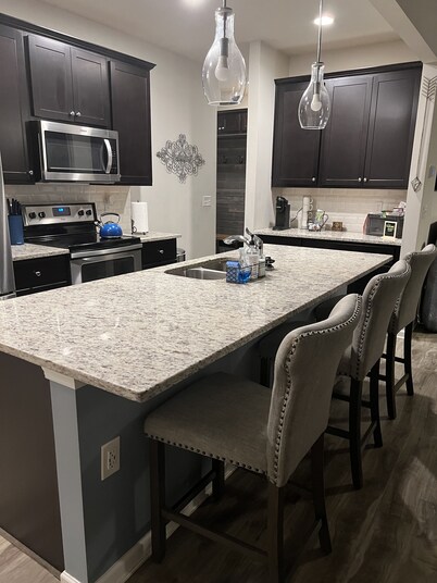 Stylish 3 Bdrm minutes from Atlanta Airport