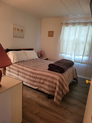 2 bedrooms, WiFi, bed sheets