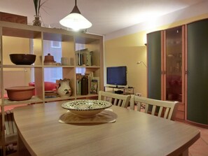 Dining - Apartment N23 - 2-room apartment for max. 4 people on the ground floor with WiFi (Graal-Müritz)