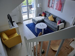 Télévision, chaîne hi-fi