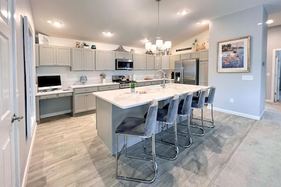 Upgraded Home in The Villages! Golf Cart Included, Community Pools and Much More