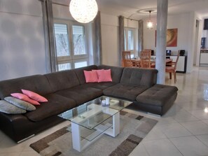 Fernseher, Stereoanlage
