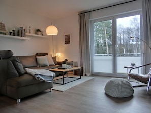 Fernseher, DVD-Player, Stereoanlage