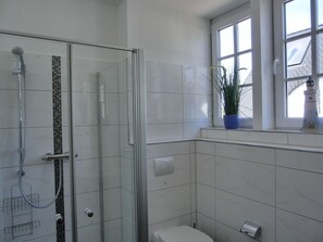 Bathroom - Vacation home FH T 1c - semi-detached house with approx. 95 m² living space for 6 persons (Graal-Müritz)
