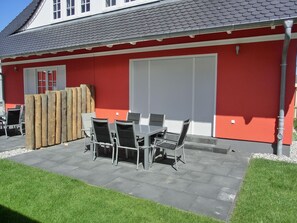 Outdoor dining - Vacation home FH T 1c - semi-detached house with approx. 95 m² living space for 6 persons (Graal-Müritz)