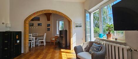 Télévision, chaîne hi-fi