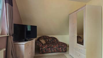 Fernseher, DVD-Player, Stereoanlage