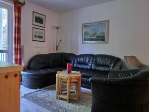 TV, stereo - Apartment S31 - 2-room apartment near the beach with balcony for 3 people with WLAN (Graal-Müritz)