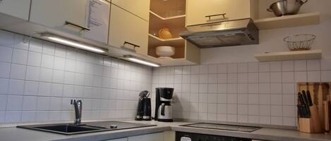 Frigorífic, forn, placa de cuina i rentaplats