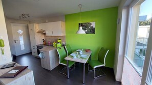 Kühlschrank, Ofen, Herdplatte, Geschirrspüler