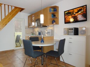 Dining - Apartment S39 "Malta Sieben" - 2-room apartment close to the beach for 4 people on the 2nd floor. (Graal-Müritz)