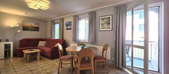 Ferienwohnung S33 "Leuchtturm" - Strandnahe 2-Zi.-Fewo mit Balkon für 3 Personen