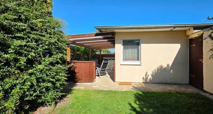 Vacation home FH18 - Enjoy your vacation in a bungalow close to the beach for 4 persons, with 2 bedrooms