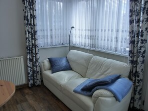 Unclassified image, 4 of 9, button