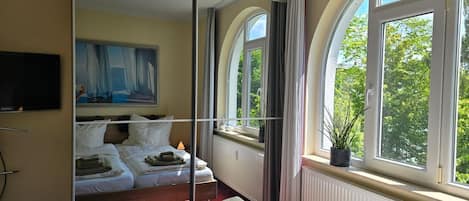 2 Schlafzimmer, Zimmersafe, Bügeleisen/Bügelbrett, WLAN