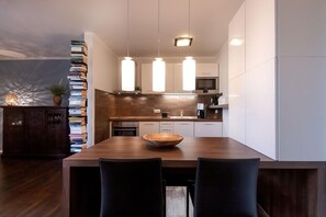 Fridge, microwave, oven, stovetop - Apartment L47 - 3-room apartment close to the beach for 4 persons --> INCLUDING bed linen (Graal-Müritz)