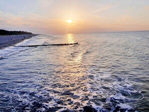 Unclassified image, 4 of 17, button