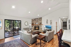 House, Multiple Beds, Patio, Mountain View (Tranquil Tumbleweed) | Living area