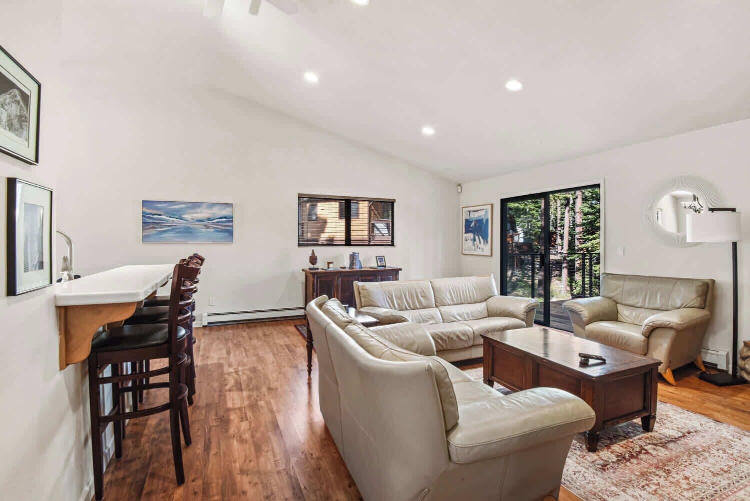 House, Berbilang Katil, Patio, Mountain View (Tranquil Tumbleweed) | Ruang tamu | 42 inci televisyen skrin rata dengan digital, pendiangan 