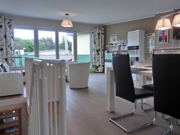 Interior - Apartment KWF 2b OG - 3-room apartment with 2 bedrooms for 6 people with WLAN (Gelbensande)