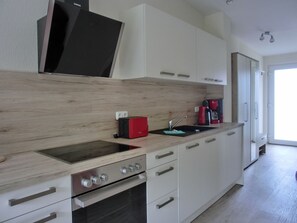 Refrigerador, horno, parrilla de estufa y lavavajillas 