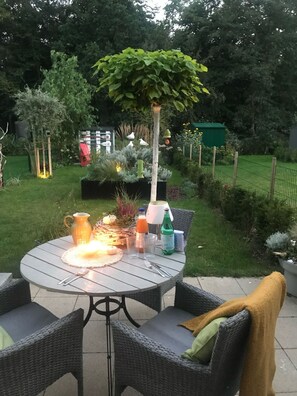 تناول الطعام بالخارج