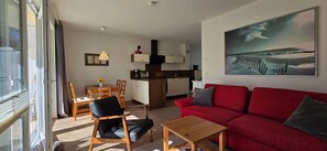 Unclassified image, 4 of 12, button