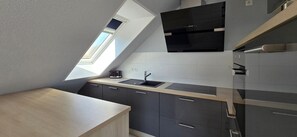 Kühlschrank, Ofen, Herdplatte, Geschirrspüler