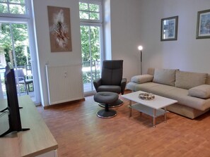 Fernseher, Stereoanlage