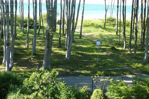 Property grounds - Apartment ZU2 "Strandgucker" - 2-room apartment for 2 people in a quiet residential area (Graal-Müritz)