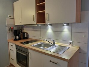 Kühlschrank, Ofen, Herdplatte, Geschirrspüler