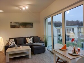 Fernseher, Stereoanlage