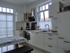 Kühlschrank, Ofen, Herdplatte, Geschirrspüler