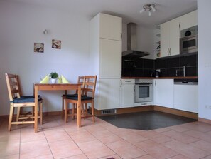 Dining - Vacation apartment T15 - 2-room apartment for 3 pers. WLAN, close to the beach (Graal-Müritz)