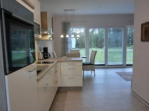 Kühlschrank, Ofen, Herdplatte, Geschirrspüler