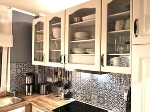 Nicht klassifiziertes Bild, 2 von 28, Schaltfläche