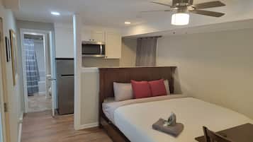 Studio Suite Mewah | Seprai katun Mesir, seprai premium, selimut bulu angsa, dan busa memori