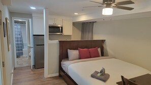 Luxury Studio Suite | Egyptian cotton sheets, premium bedding, down comforters - The Kings Retreat (Atlanta)