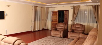 เดอะมีรูแมนอร์ เป็นบ้านที่ยอดเยี่ยมตั้งอยู่ในเมืองมีรู