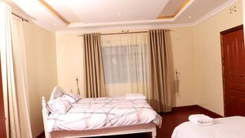 獨棟房屋 | 6 間臥室、免費無線上網、床單