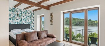 Acogedor apartamento para 9 personas con piscina, WIFI, TV, patio y mascotas permitida