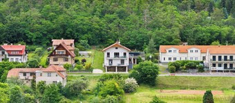 Cosy apartment for 5 guests with WIFI, pool, TV, patio and pets allowed