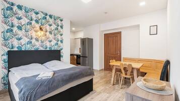 1 bedroom, free WiFi, bed sheets