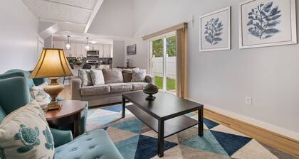 Cozy newly remodeled home close to major amenities in Connecticut a