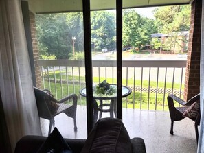 Interior - Idyllic Central Raleigh condo-3br/2bath (Raleigh)